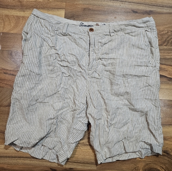 Tommy Bahama Other - Tommy Bahama Men's 100% Linen Flat Front Shorts Brown White Striped Size 36